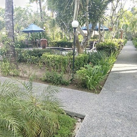 Segara Anak Bungalow & Restaurant Kuta  Экстерьер фото