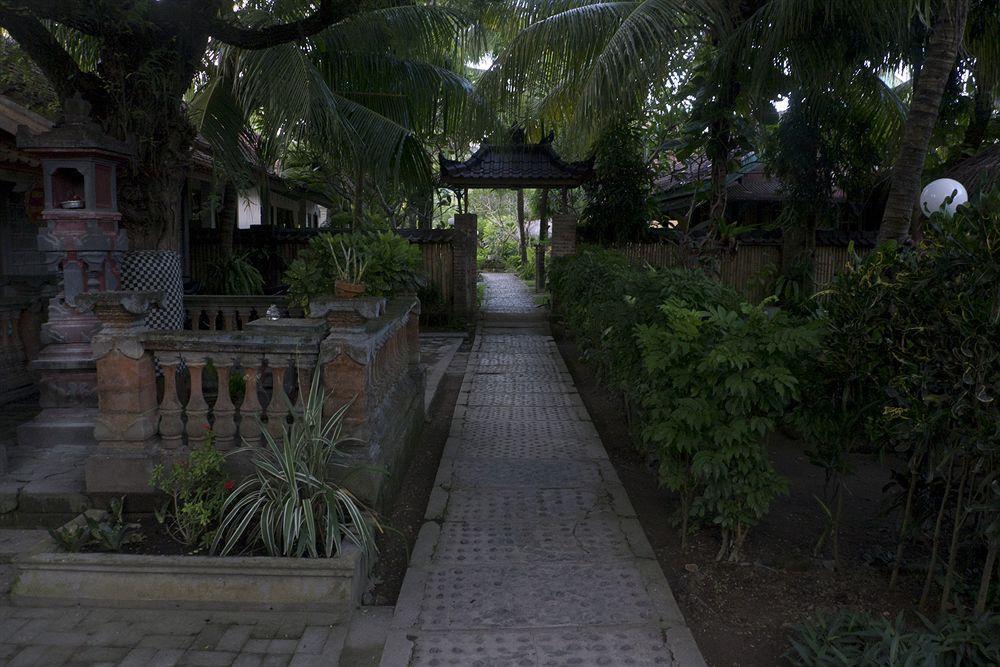 Segara Anak Bungalow & Restaurant Kuta  Экстерьер фото