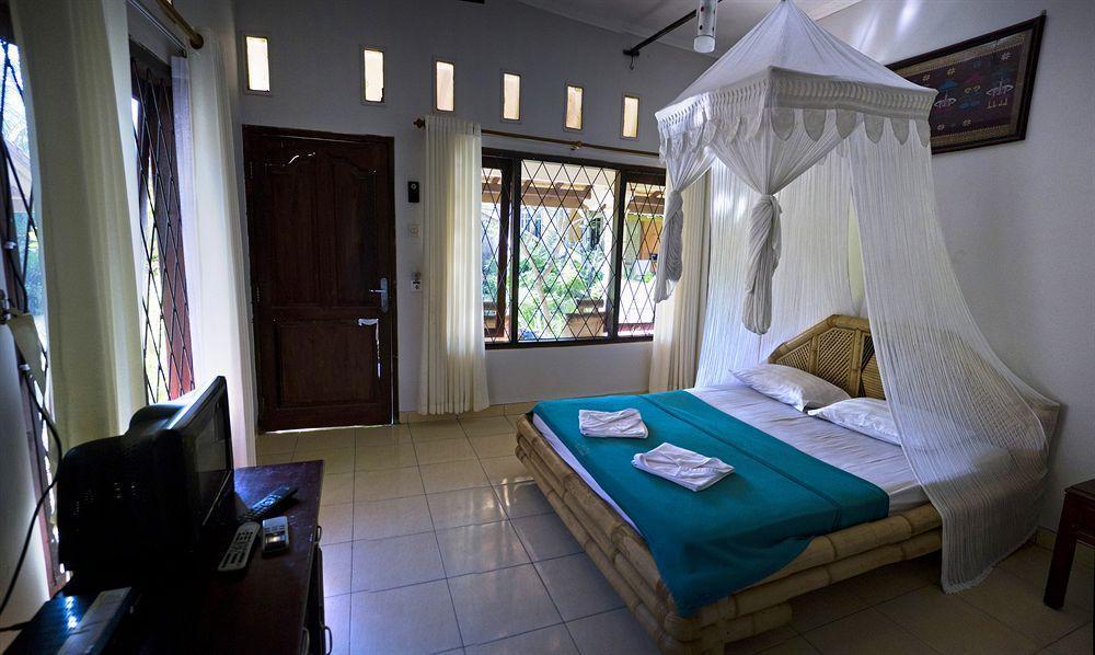 Segara Anak Bungalow & Restaurant Kuta  Экстерьер фото
