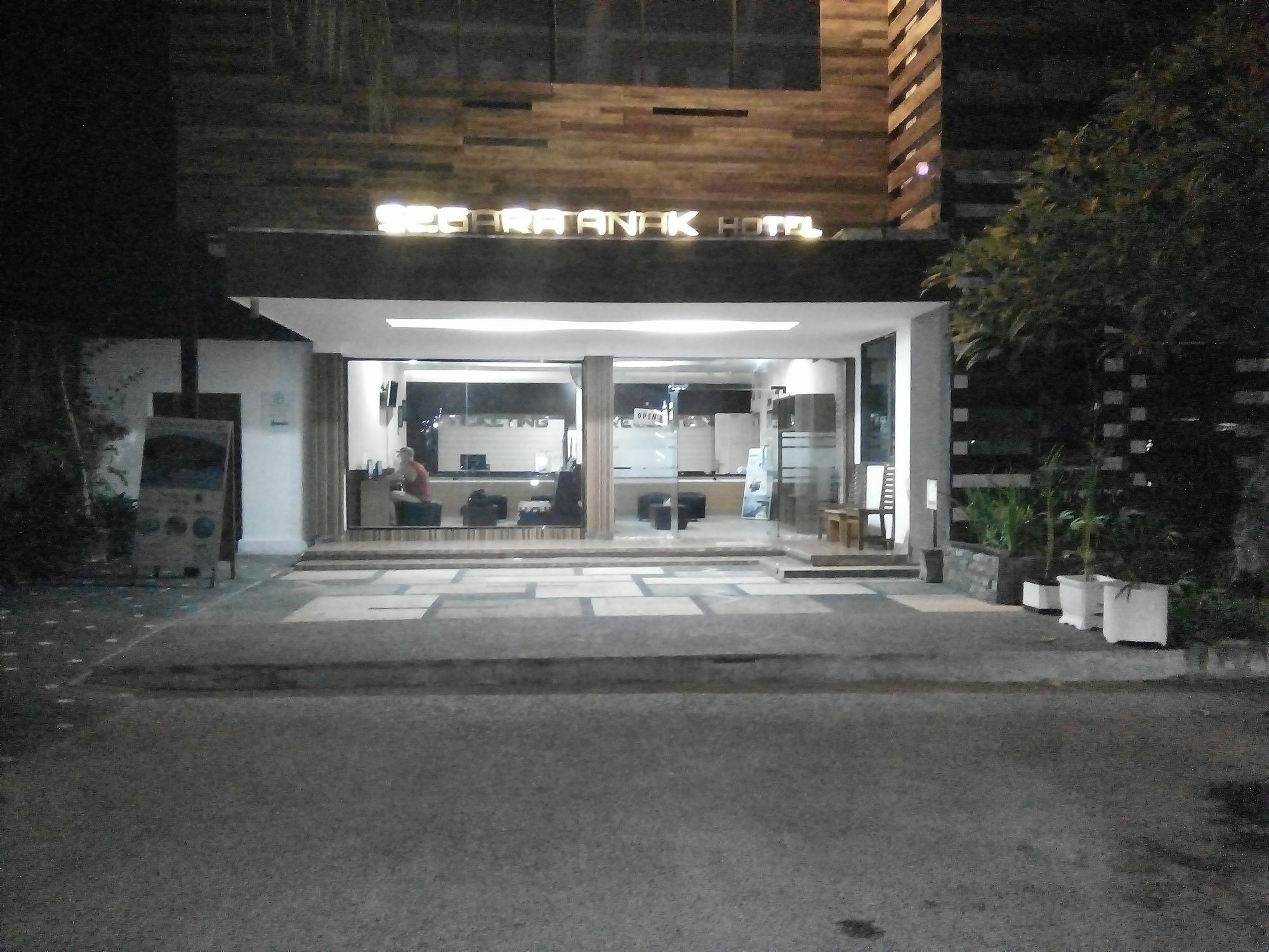 Segara Anak Bungalow & Restaurant Kuta  Экстерьер фото