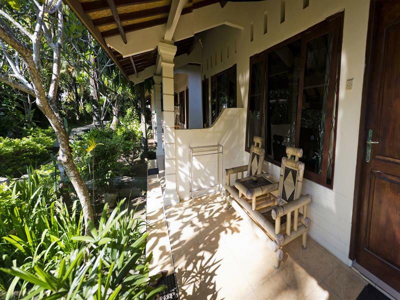 Segara Anak Bungalow & Restaurant Kuta  Экстерьер фото