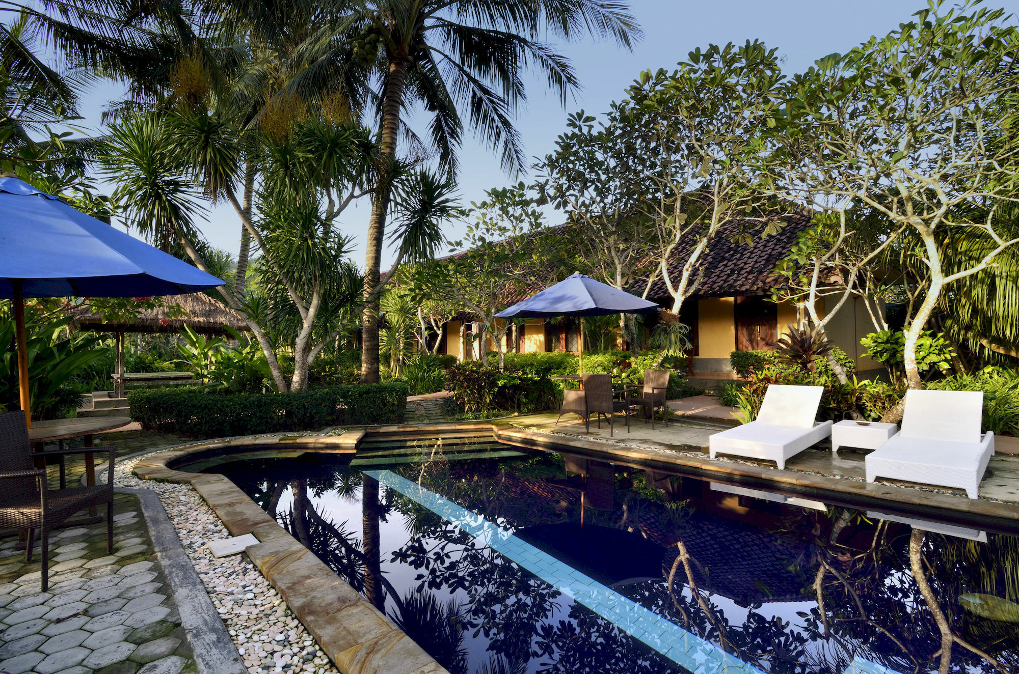 Segara Anak Bungalow & Restaurant Kuta  Экстерьер фото